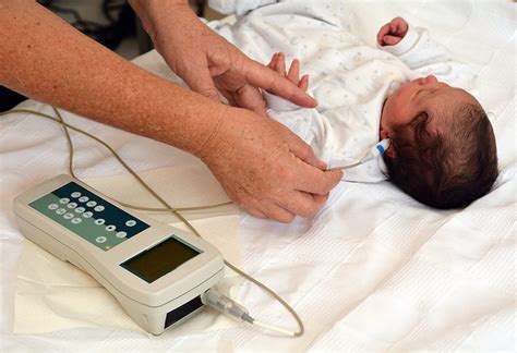 Prueba de detección de audición en recién nacidos