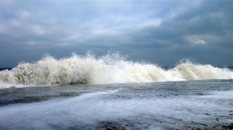 Cley Waves Norfolk Uk Lynda Simpson Flickr