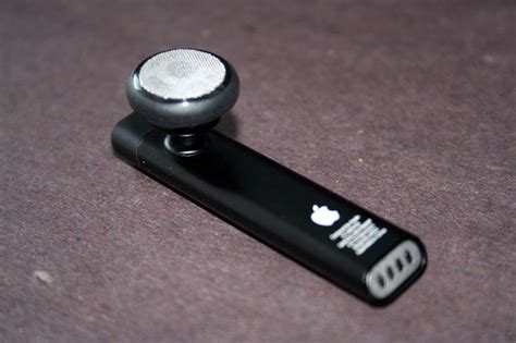 High Quality Photos Of Apples Bluetooth Headset And Duo Dock