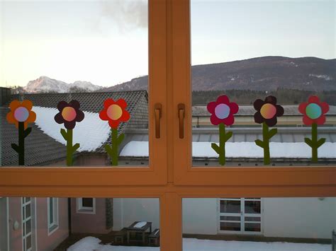 Ideenreise - Blog | Bastelvorlagen „Frühlingsblumen“ (Fensterdeko)
