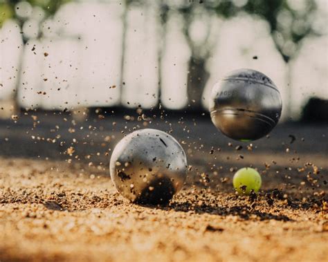 Pétanque is a sport that falls into the category of boules sports, along with raffa, bocce, boule lyonnaise pétanque isn't just about throwing your boule to get as close to the target as possible (a. Concours de pétanque