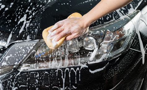 Cómo Lavar Un Auto Enjabonar Auto