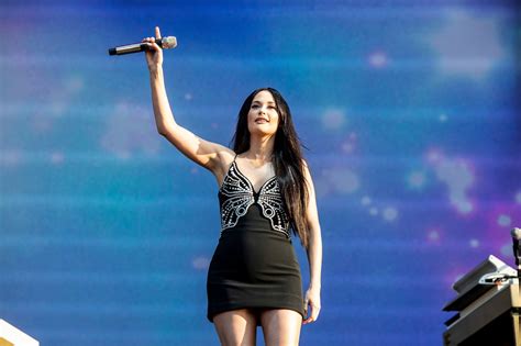 Kacey Musgraves The Rare Country Singer To Address Gun Control Says