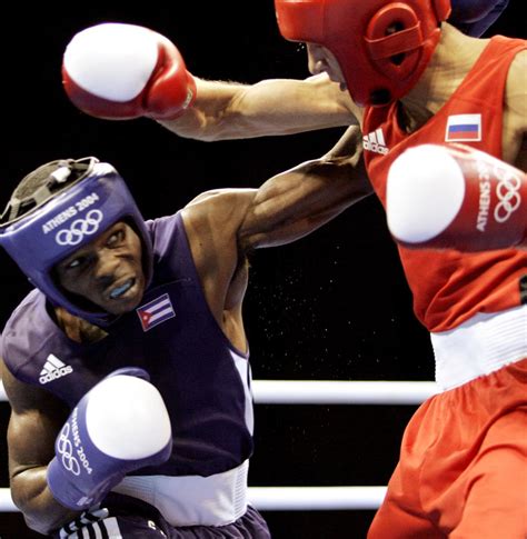 Olympic Boxing Greats Lomachenko Rigondeaux Fight As Pros 710 Knus