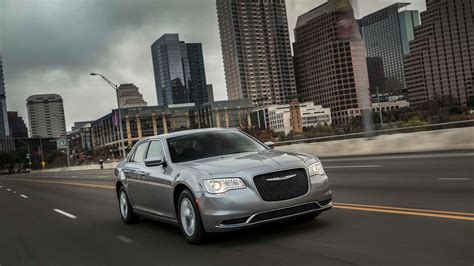 2016 Chrysler 300 Gets 90th Anniversary Edition