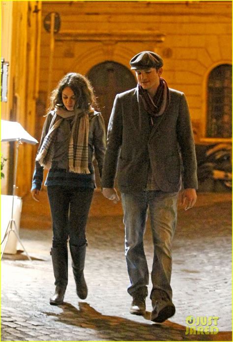 Mila Kunis And Ashton Kutcher Romantic Rome Dinner Date Photo 2760834