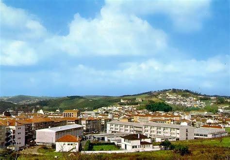À entrada de varatojo, vindos de torres vedras, encontramos à beira da estrada uma pequena capela dedicada a. Retratos de Portugal: Torres Vedras - Liceu e Vista Parcial