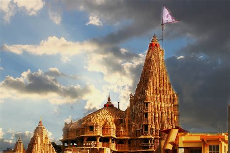 2500 Years Dwarkadhish Temple Where Miracles Still Happen