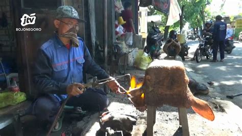 Tukang Las Di Tuban Kebanjiran Order Bersihkan Bulu Hewan Kurban Youtube