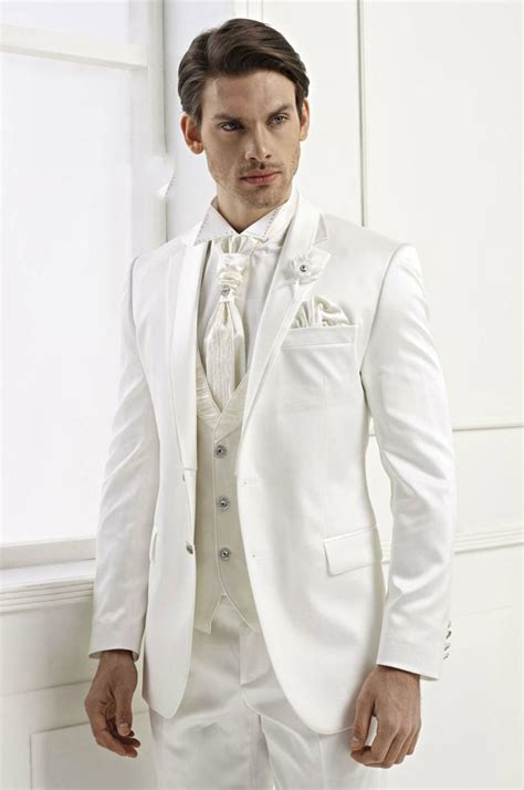 Tenue Mariage Homme Costume Blanc En Trois Pièces Avec Cravate Blanche