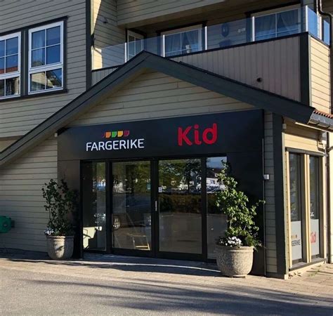 A large breakfast buffet, parking and wifi is included. Fargehandel - Grimstad - Malingsbutikk | Fargerike
