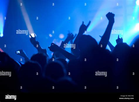 Publikum In Ein Konzert Stockfotografie Alamy