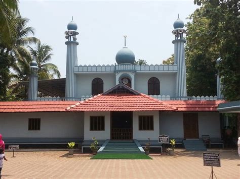 Cheraman Masjid First Mosque In India Built In Ad Kerala India Kerala India Mosque Masjid