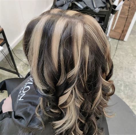 Skunk Hair 😝😝‼️‼️💪🏼💪🏼💪🏼 Hair Streaks Hair Inspiration Color Hair