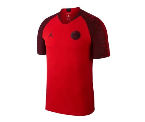 Find jordan hoodies & sweatshirts at nike.com. Maillot d'entraînement avant match PSG Jordan Red 2018/19 ...