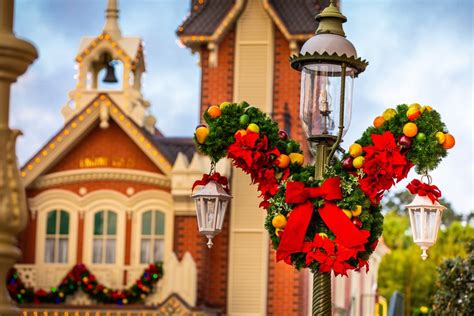 Holiday Magic Arrives At Magic Kingdom Park Disney Parks Blog