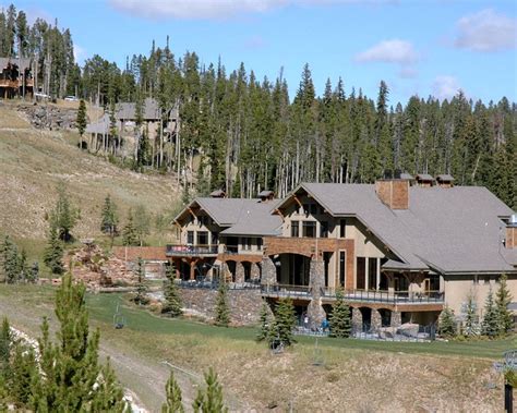 Once you stay with us the difference will be clear that we are the gold standard in the vacation rental industry. Cabin Rental in Big Sky, Montana