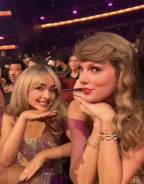 Taylor And Sabrina En 2022 Celebridades Famosos Taylor Swift