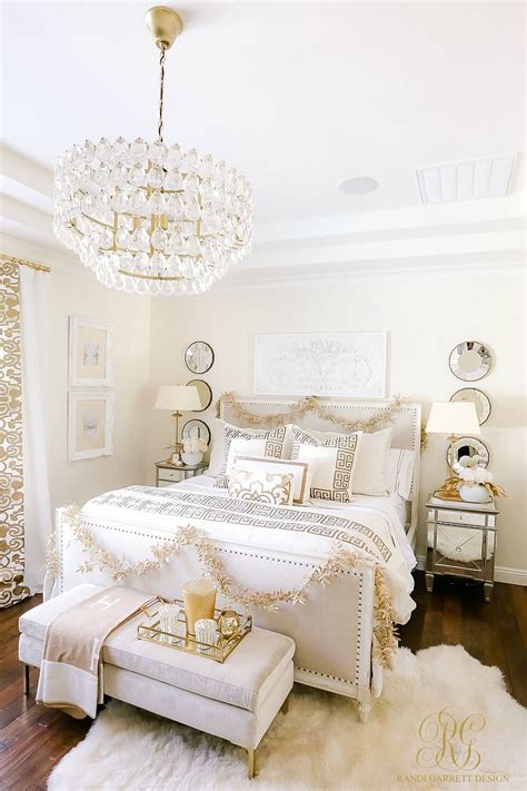 10 White And Gold Themed Bedroom Pinmomstuff
