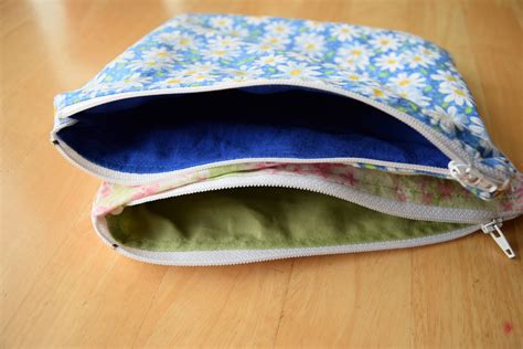 Zippered Pouch Tutorial How To Sew A Zippered Bag