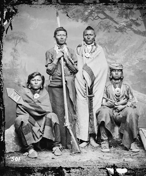 Group Portrait of Four Omaha Men Jackson 1875 Hommes amérindiens