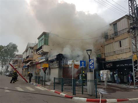 השרת של האתר אליו אתם מתחברים צריך גם הוא להיות מסוגל לספק לכם את. שריפה גדולה - חנות בגדים בפתח תקווה (2) | פתח תקוואי