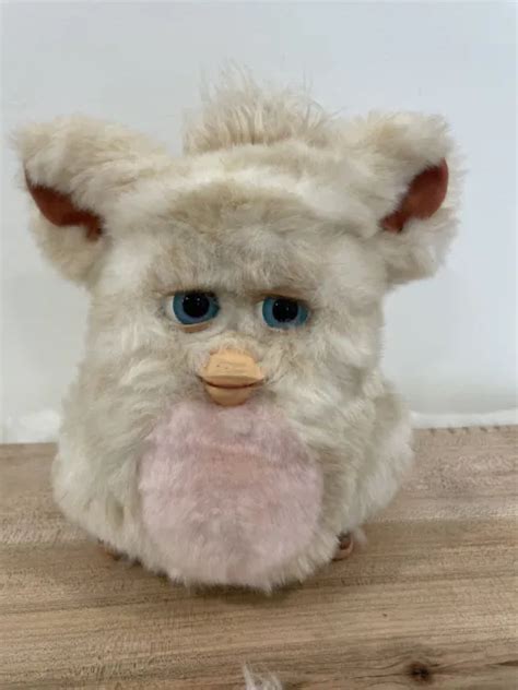 Furby 59294 Snowball White With Blue Eyes 2005 Hasbro Tiger Electronics