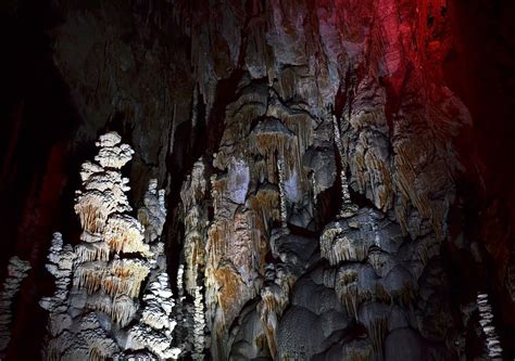 Hd Wallpaper Low Angle Photography Of Cave Aven Armand Stalagmites
