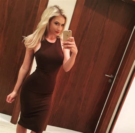 Pictures Sexy Golfer Paige Spiranac Crushes First Pro Golf Event