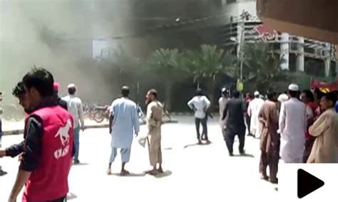 کراچی میں جیل چورنگی کے قریب سپر اسٹور میں آ گ لگ گئی Videos Dawn News