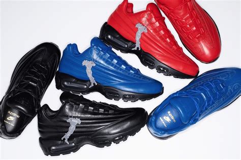 Coming in choice of red, black or blue, the silhouette sees. 【11月9日発売】Supreme × Nike Air Max 95 Lux について - スニーカーフリークス