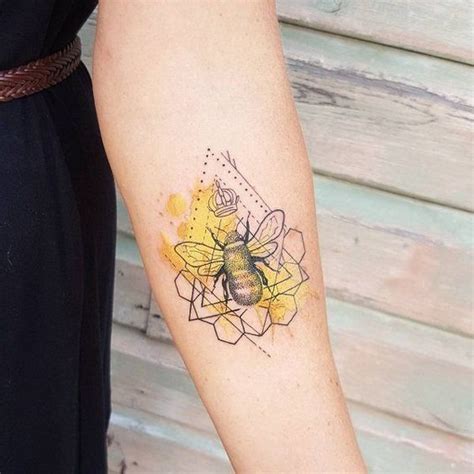 40 Buzzing Bee Tattoos
