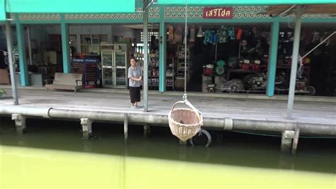Ide jualan jajanan 1000an terbaru halo assalamualaikum sobat uj jali ini say buatin ide jualan terbaru jajanan 1000an yg. Unik! Warung di Bangkok Kirim Makanan Pakai Keranjang ...