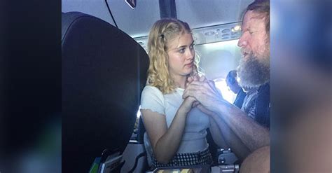 15 Year Old Girl Uses Sign Language To Help Blind Deaf Man On Flight
