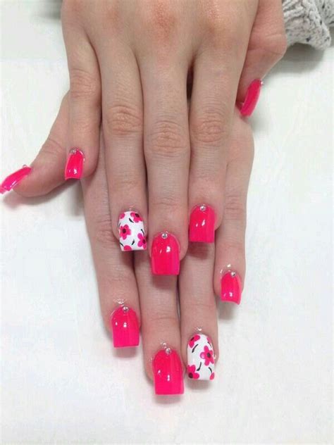 Pin By Света Тишкина On ногти Pink Nails Flower Nails Nail Art