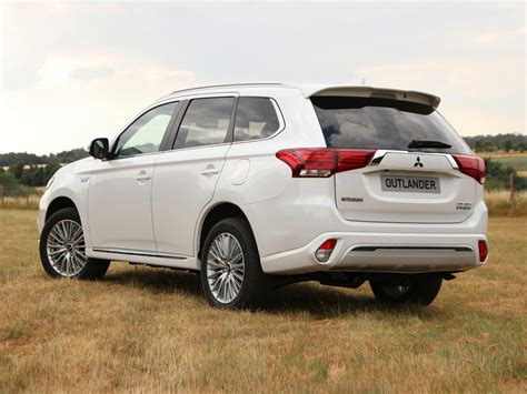 2022 Mitsubishi Outlander Phev Prices Reviews And Vehicle Overview