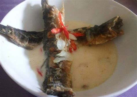 02:35 hari ini resep dapur teteh membuat mangut ikan lele kemangi yang sangat legendaris. Resep Mangut Lele oleh Trissa Silvian - Cookpad