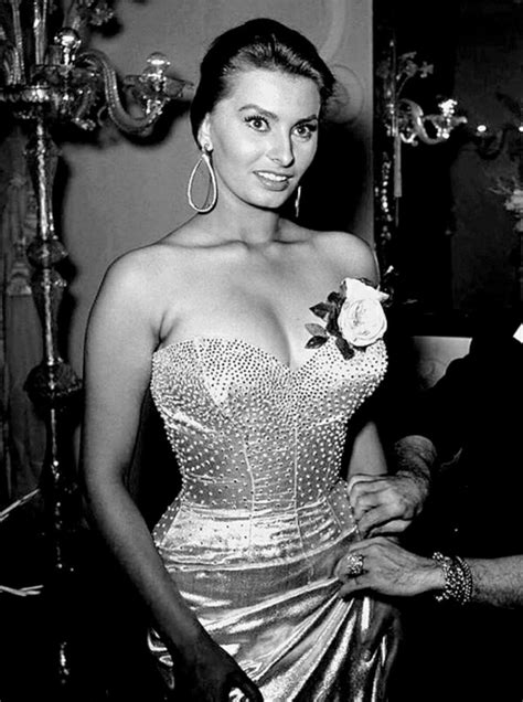 Pin By Lily On Sophia Loren Sophia Loren Sophia Loren Photo Sofia Loren