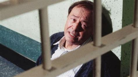 Bill Treacher Eastenders Star Dies Aged 92 Bbc News