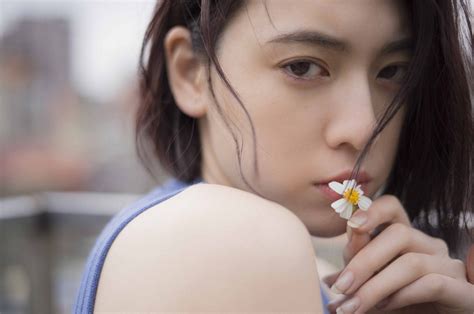 Ayaka Miyoshi 三吉彩花 デジタル写真集 「空をこえて」 Set02 3600000 Beauty