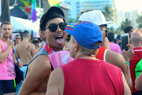 Fort Lauderdale Lgbtq Community Hosts Citys First Pride Parade Along The Beach Wjct News