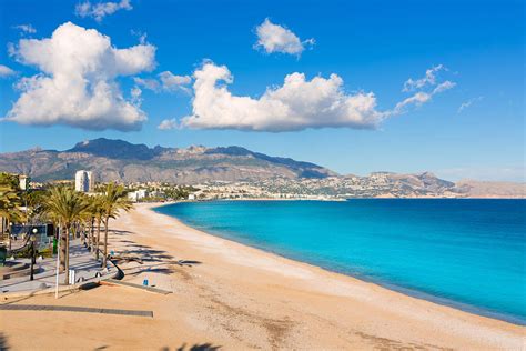 Las Mejores Playas De Alicante Para Disfrutar Del Mediterráneo Entre