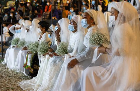 Holy Land Ceremony Unites Seventeen Indian Couples Atlanta Jewish Times