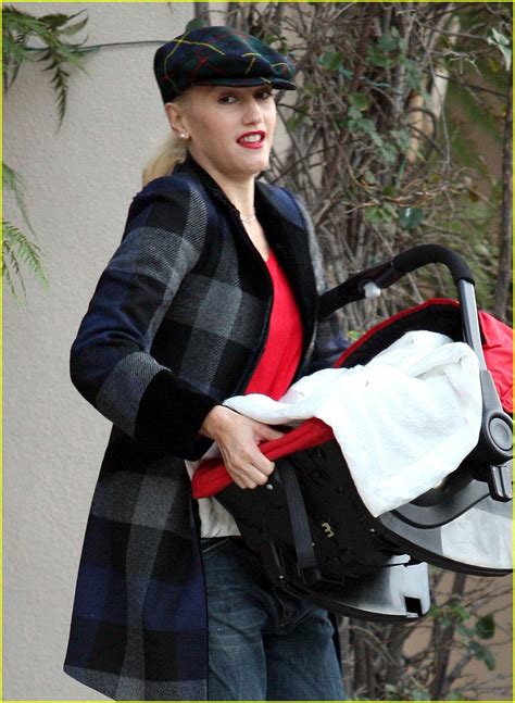 Gwen Stefanis Post Christmas Special Photo 1618091 Celebrity Babies