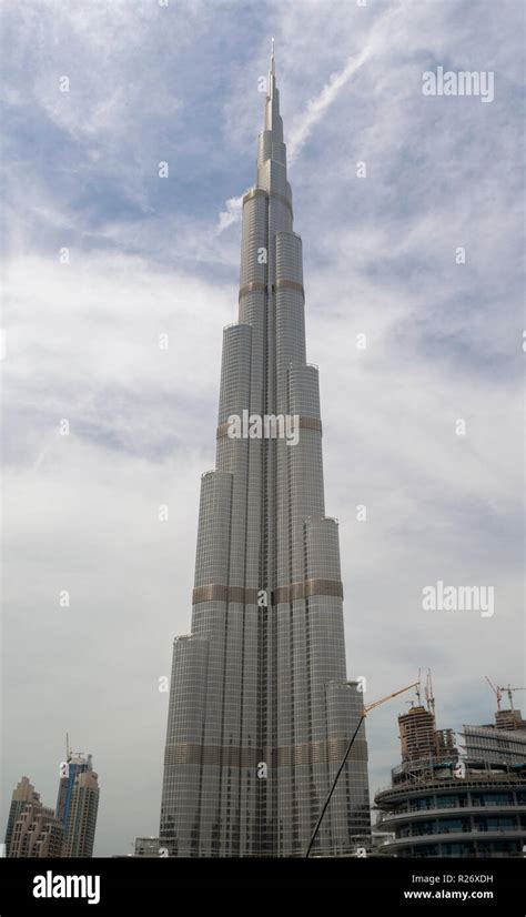 Looking Up At The Burj Khalifa Hi Res Stock Photography And Images Alamy