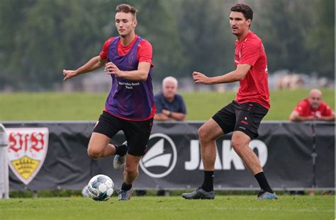 Sasa kalajdzic is a midfielder who have played in 33 matches and scored 16 goals in the 2020/2021 season of bundesliga in germany. Sasa Kalajdzic Fifa 21 - Sasa Kalajdzic - Player profile ...