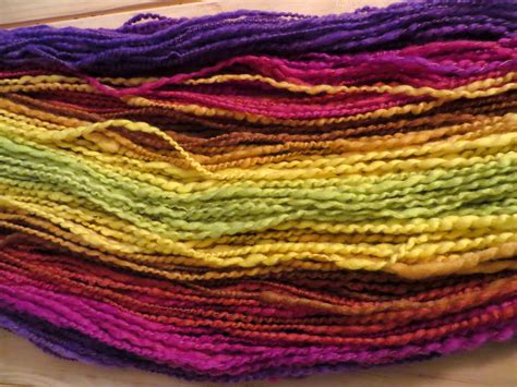 Dunkelgrün Wool&Fibers: Artsy spiral yarn