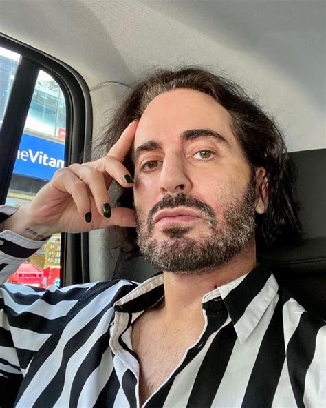≡ Marc Jacobs Publicly Documenting His Plastic Surgery 》 Her Beauty