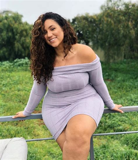 Erica Lauren Quick Facts Bio Age Height Weight Body Measurements Instagram Plus Size Model
