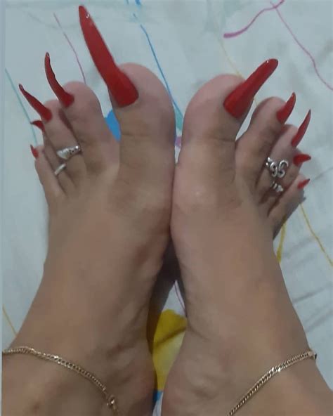 mmmmmm want some long toenails acrylic toe nails toe nails